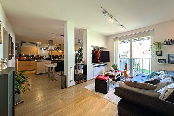 Großzügige und gepflegte Maisonettewohnung mit Terrasse, Garten und 2 Parkplätzen