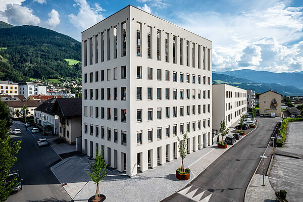 Erstbezug: 3 Zimmerwohnung mit Loggia in bester Stadtlage
